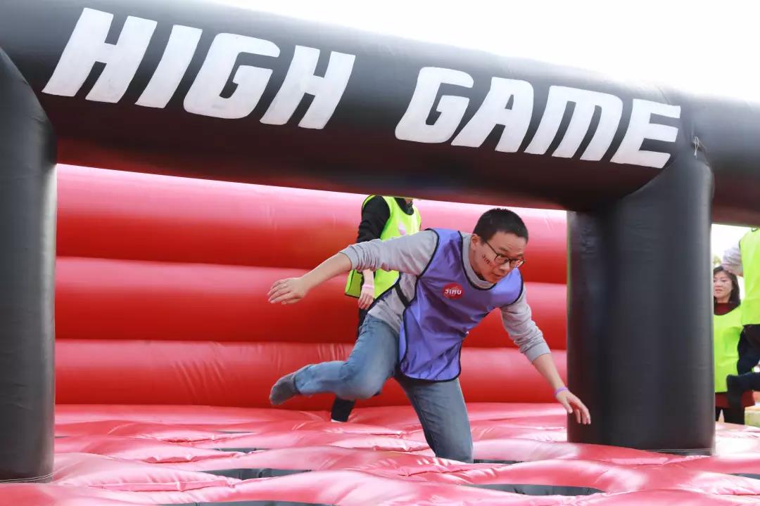 积木同行 履步不停